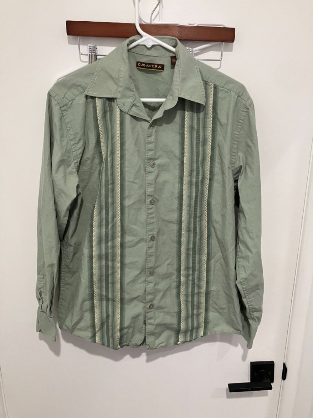 Cubavera Sage Green Guayabera Shirt Embroidered Pintuck Men's Size Medium